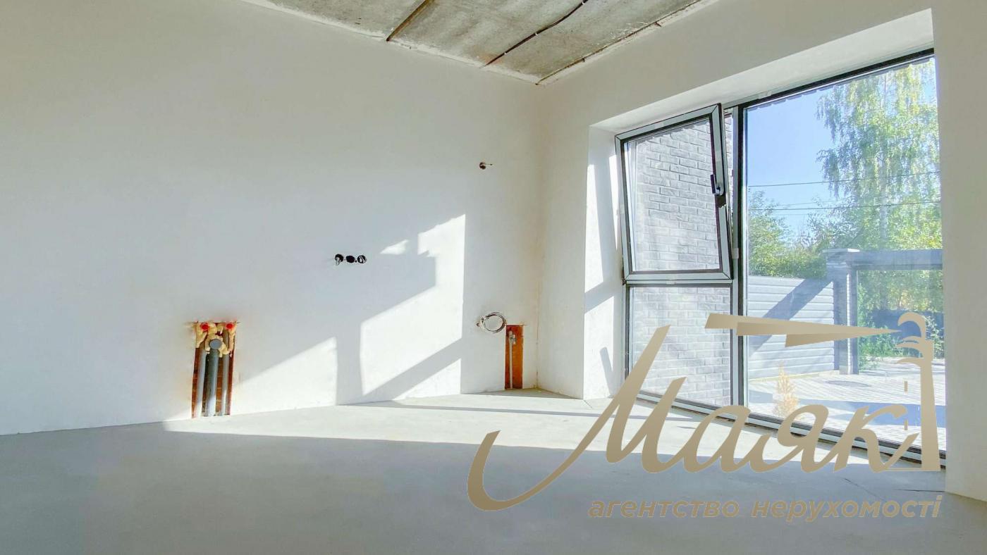 Продажа дома 250м2 с жилым подвалом в Соломенском районе ул. Березова