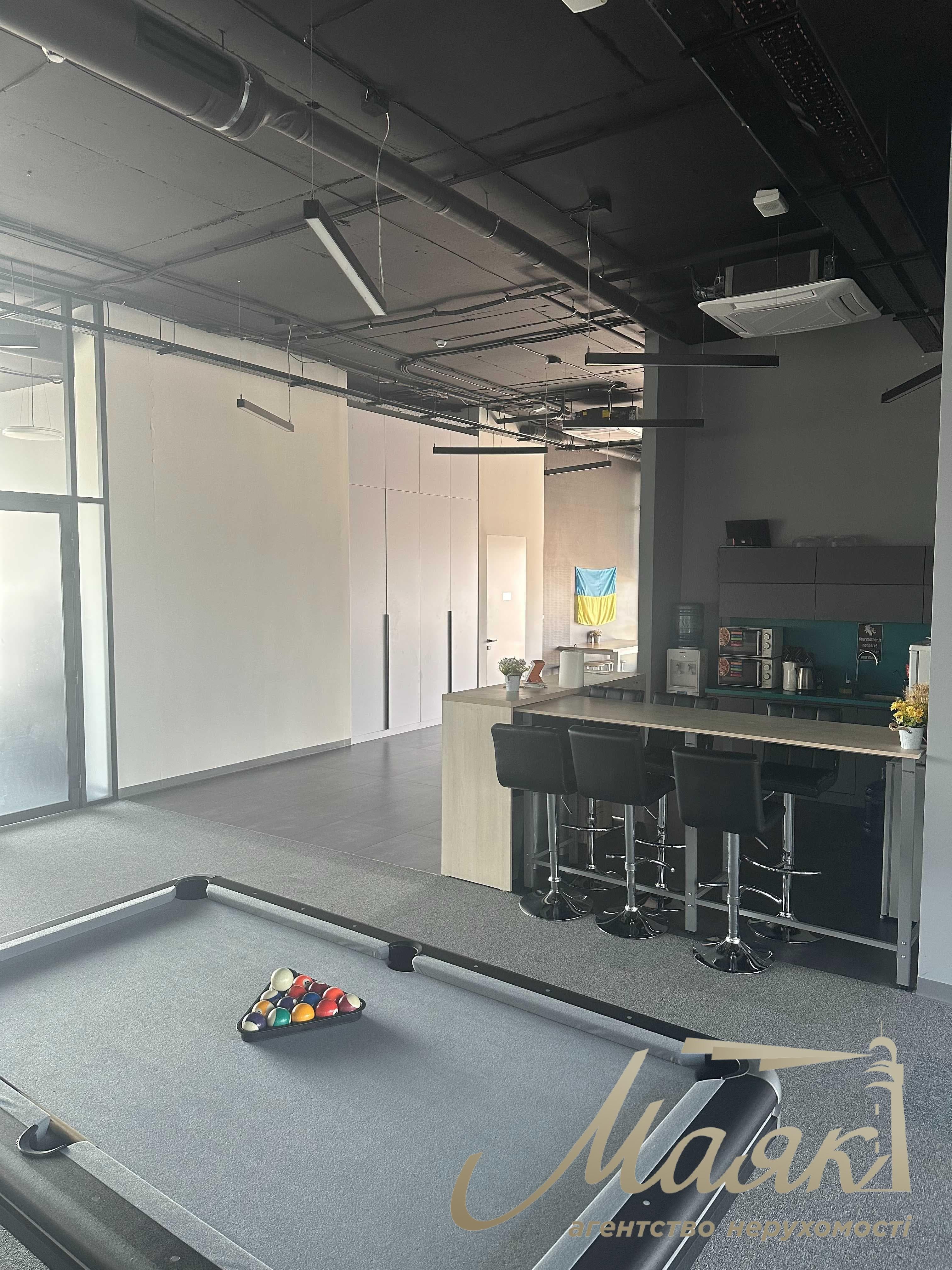 Оренда офісу з терасою (452 м²) у бізнес-центрі «TRINITY», вул. Товарна, 1, Печерський район