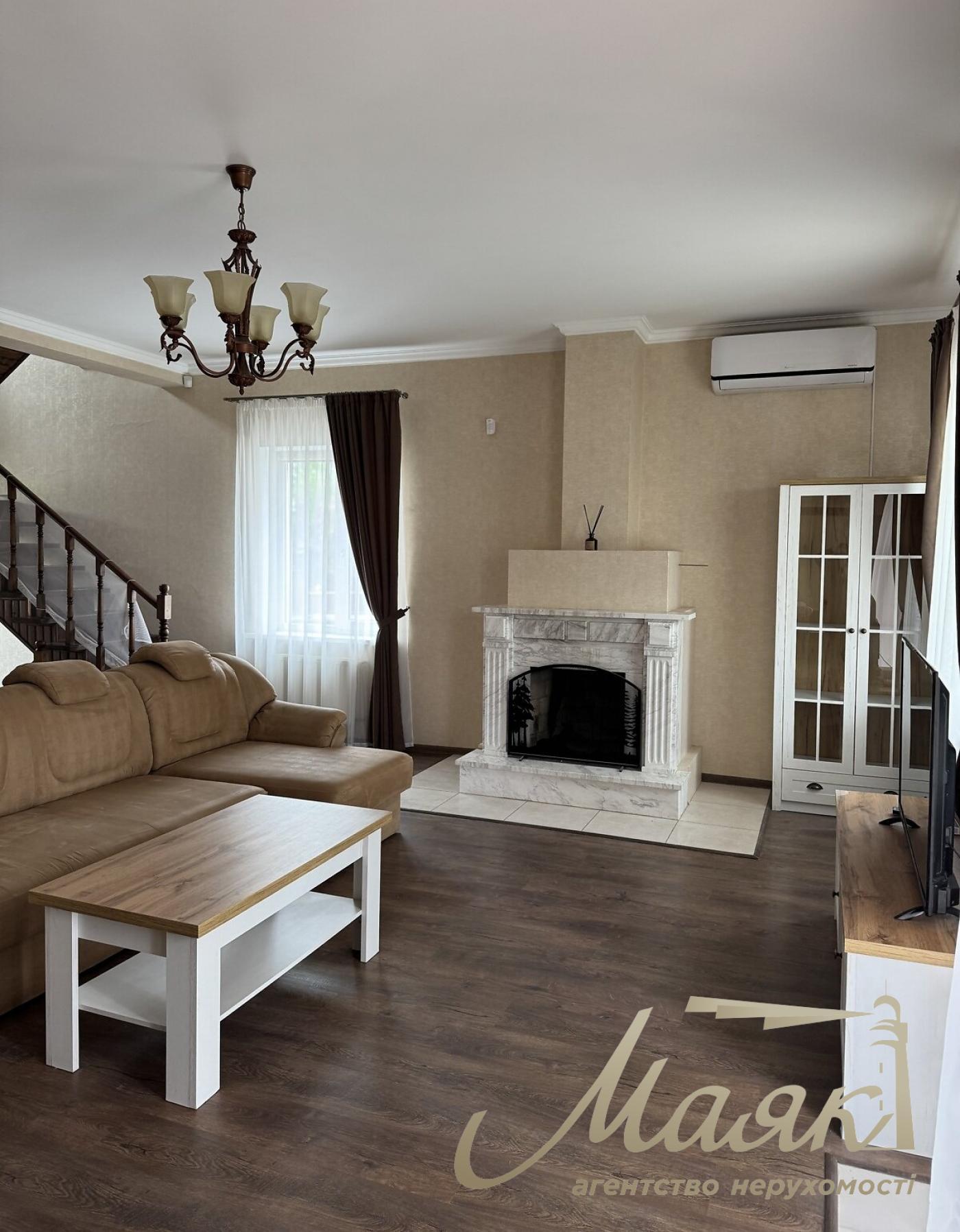 Оренда будинку 310м2 у селі Ходосівка