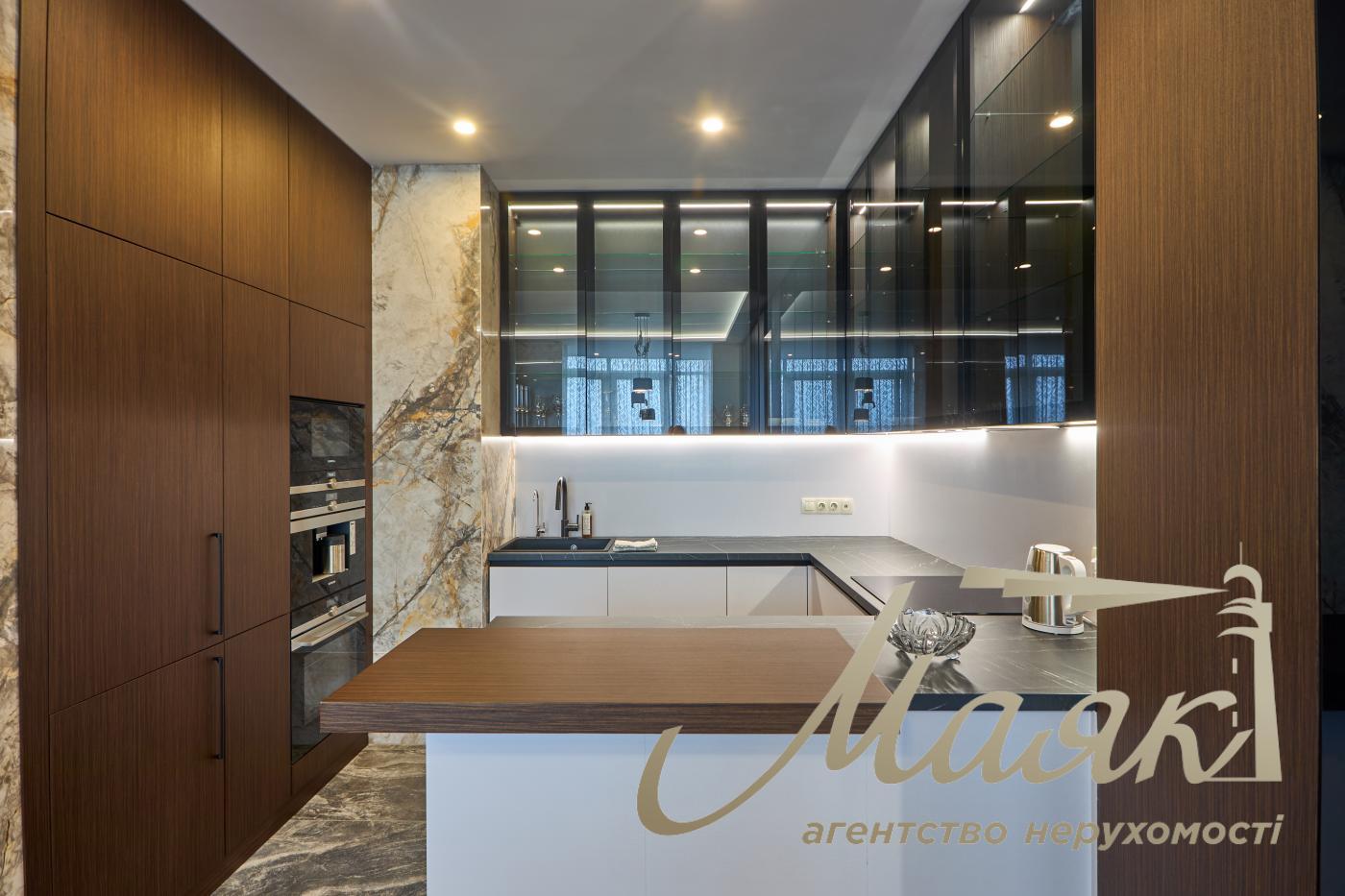 Rent 3 bedroom apartment in LCD Jack House, Lesya Ukrainka boulevard, 7v, Pecherskiy district, Kiev