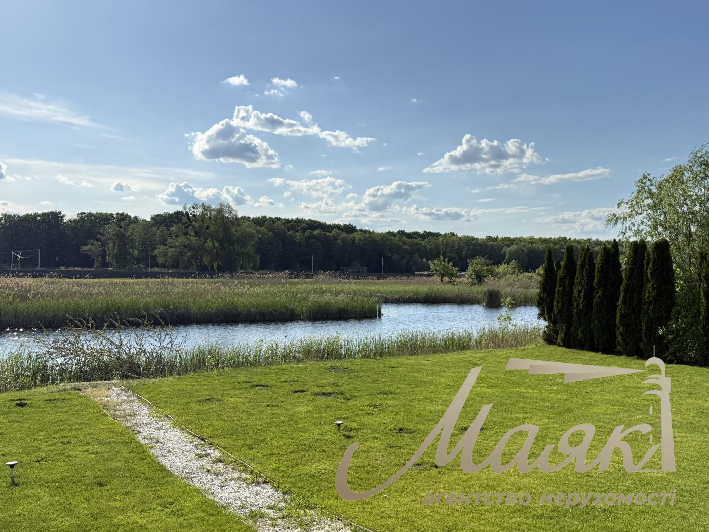 Оренда затишного будинку 280м2 з видом на озеро в Конча-Заспі, Хутір Мрігі.