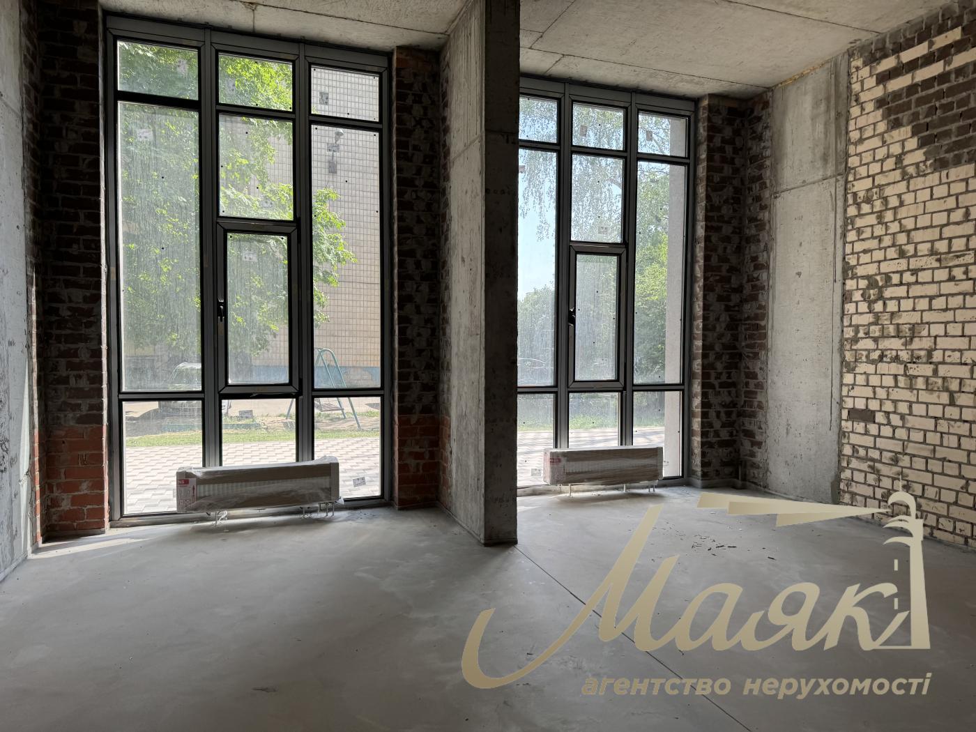 Rent of façade premises of 308 m² in the residential complex "Suchasny Kvartal", Otradny, Solomyansky district.