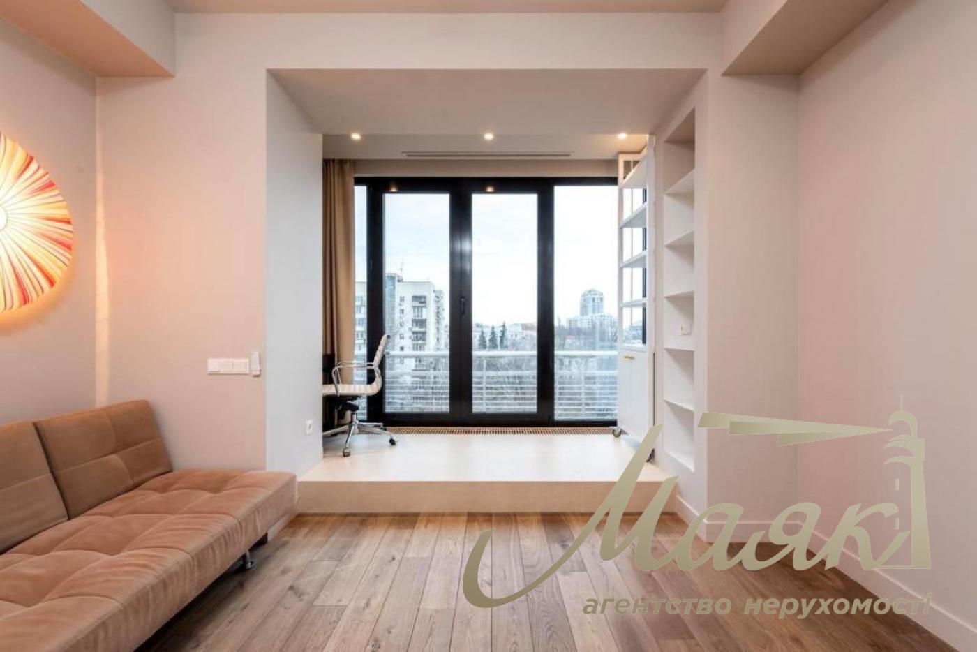 Аренда 3-комнатной квартиры в центре, пер. Виноградный