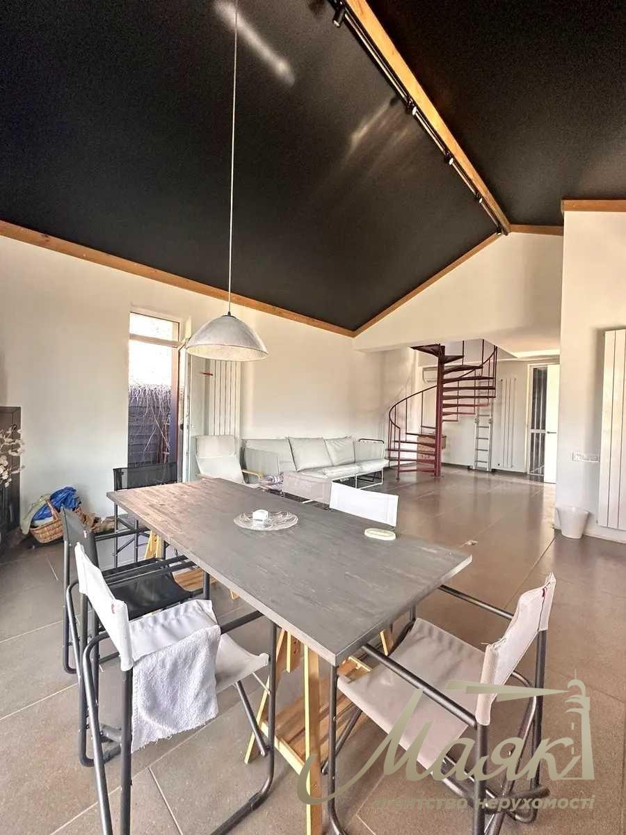 Продаж двоповерхового будинку 134м2 у с. Ходосівка, 15 хвилин до центру Києва.