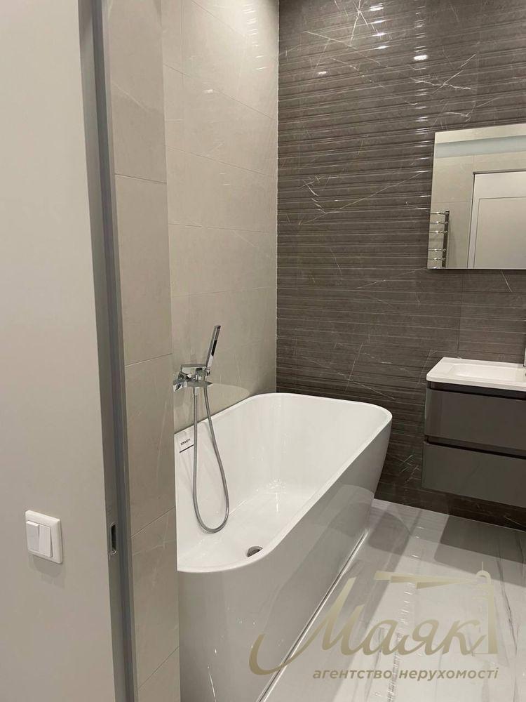 Продажа 2-комнатной квартиры ЖК Новопечерские липки, ул. А.Верхогляда/Драгомирова,15Б, Печерский район, Киев