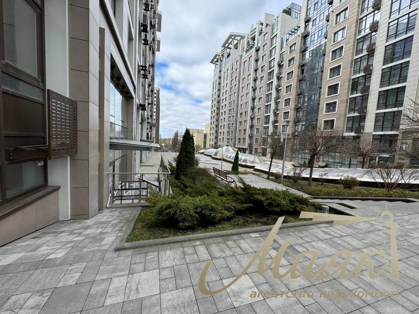 Sale of premises 80m2 in residential complex Boulevard of Fountains, Sapernoye Pole street, Pechersk, Kyiv
