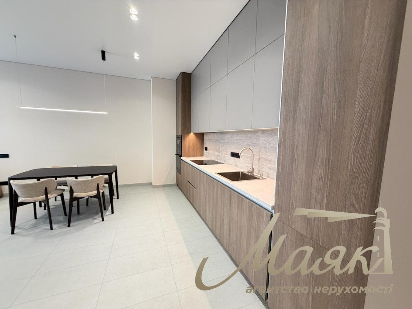 3-Bedroom Apartment for Rent in the Novopecherskie Lipki Residential Complex, 15B Verkholyuda (Dragomirova) St.