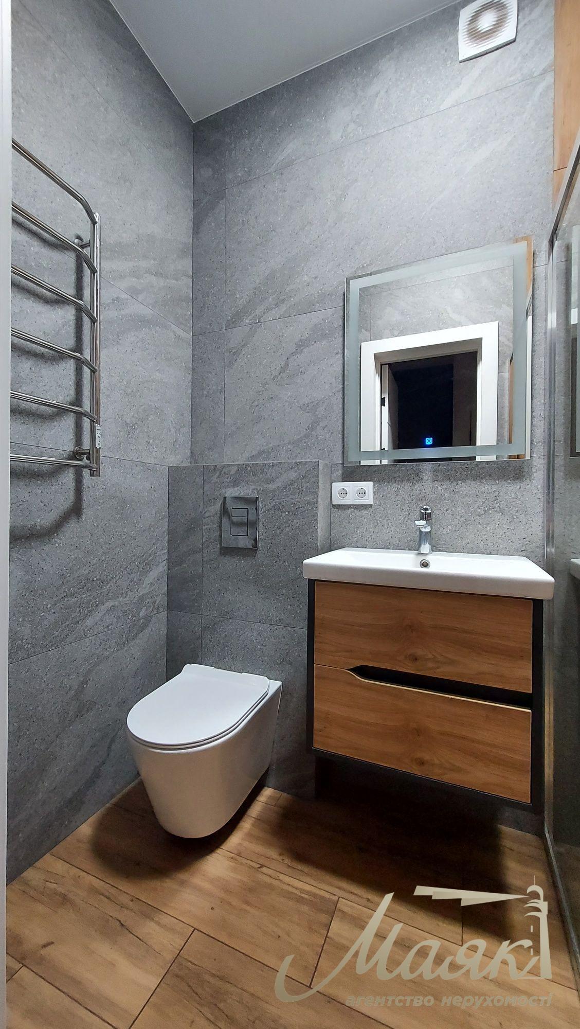 Продаж дуплексу з новим ремонтом, гаражем і власним бомбосховищем с.Крюківщина, котеджне містечко Beverly Hills (2 км від Києва).