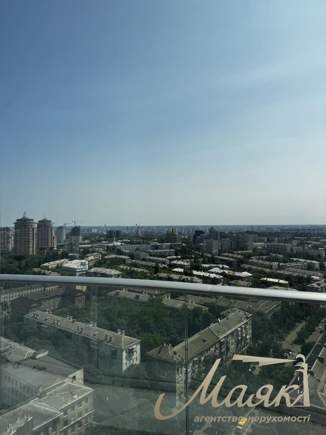 Продажа квартиры без ремонта 240 кв.м. в ЖК Taryan Towers