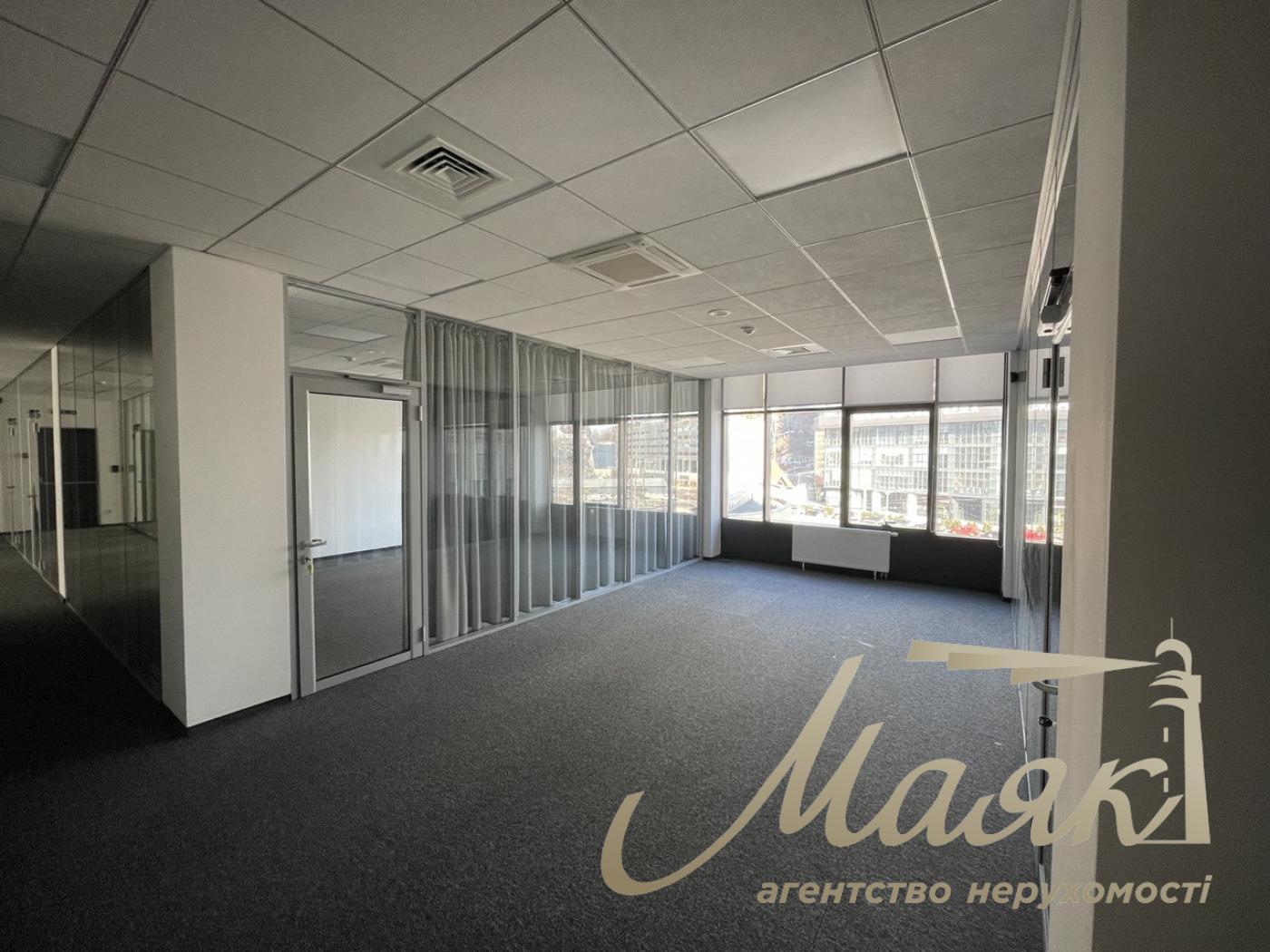 Office rent 280 m2, Boychuk St. 44a, Goloseevsky