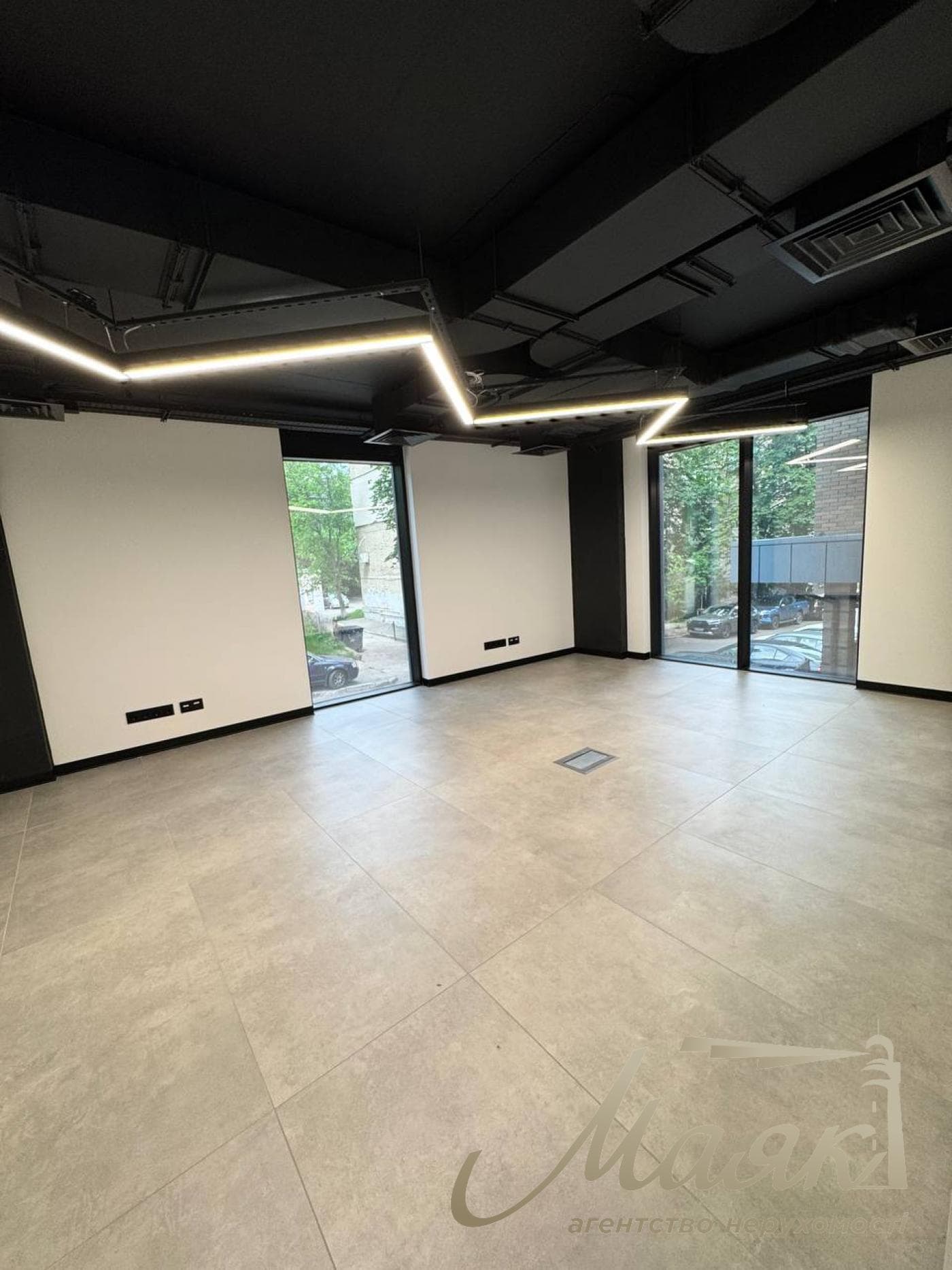 Office space for rent: 282.6 m² in the G Park Business Center, a Class A business center in the Holosiivskyi District.