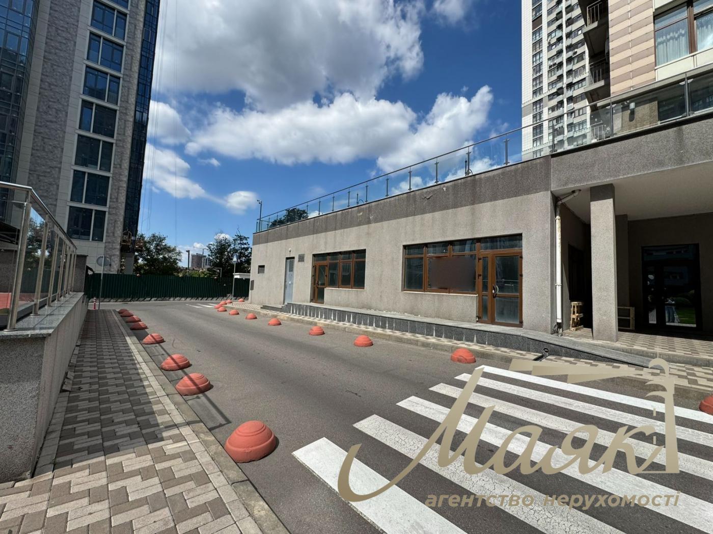 Продаж фасаду 215м2, Новопечерські Липки, Драгомирова, 20А