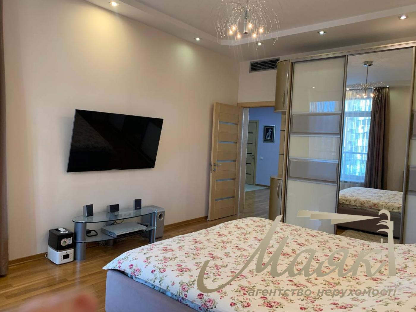 Продаж 3к видової квартири ЖК Рів'єра Ріверсайд, Лівобережна