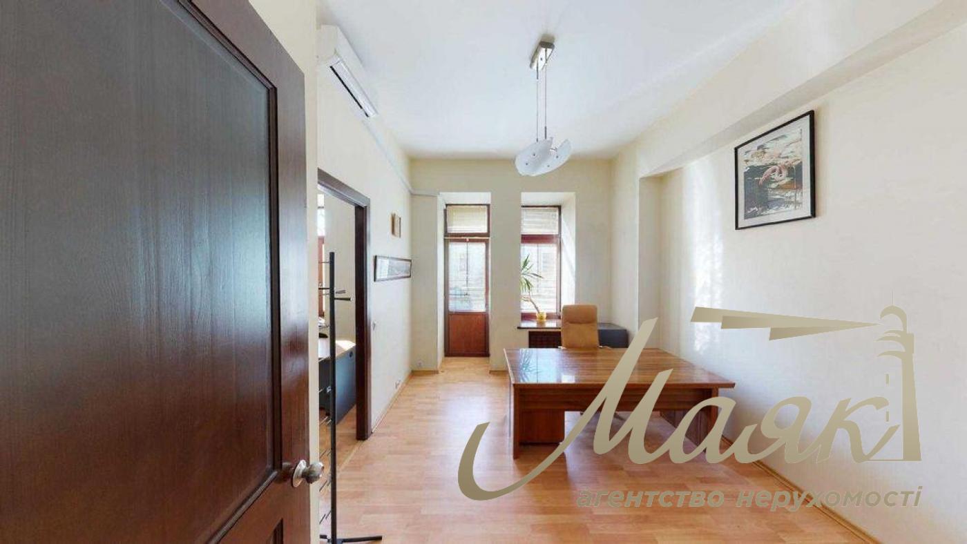 For sale office space 133 sq.m.sq. Saksaganskogo, Pechersk, Center