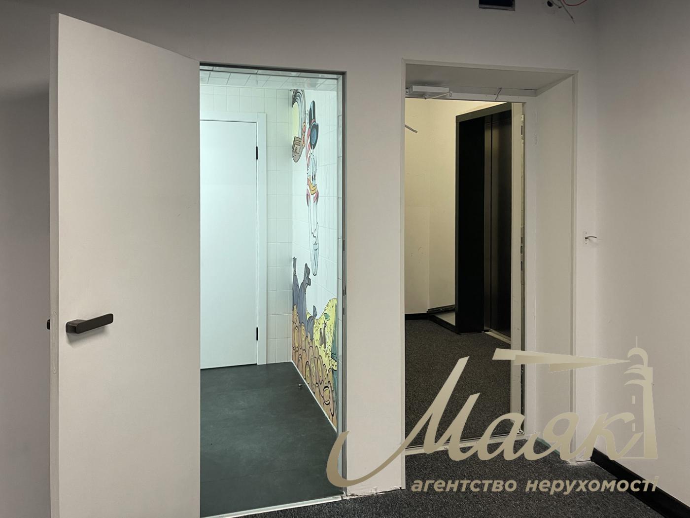 Аренда офисного помещения 561м2 в БЦ по ул.Саксаганского