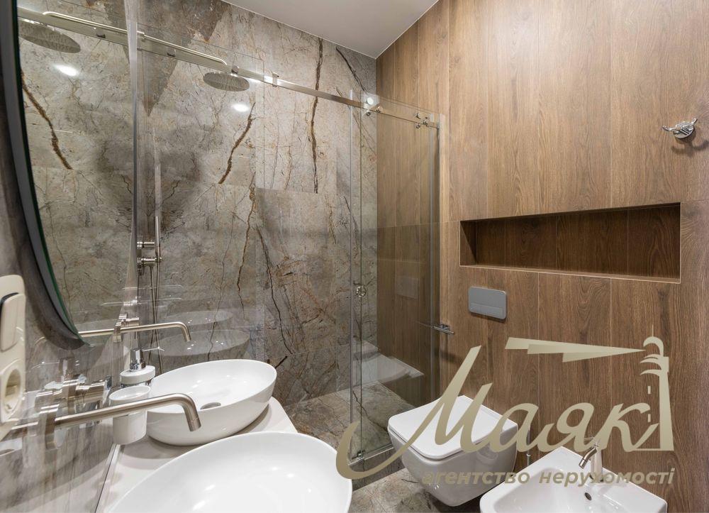 Rent two-storey penthouse with terrace in Pecherskaia