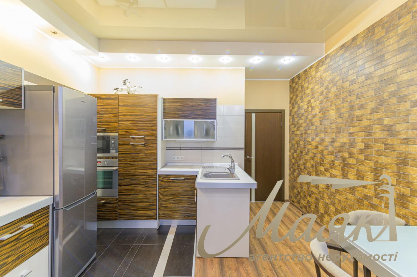 Продаж 3к квартири вул. Чорновола, Лук'янівка