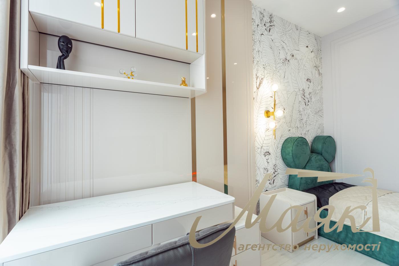 Продаж пентхауса 195 м² з терасою та дизайнерським ремонтом у ЖК Park Avenue VIP, Київ