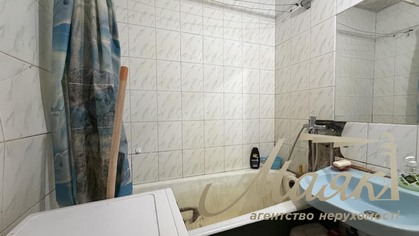 Продаж 1-кімнатної квартири площею 30,2 м² на вул. Рональда Рейгана, 11А, район Троєщина, Київ