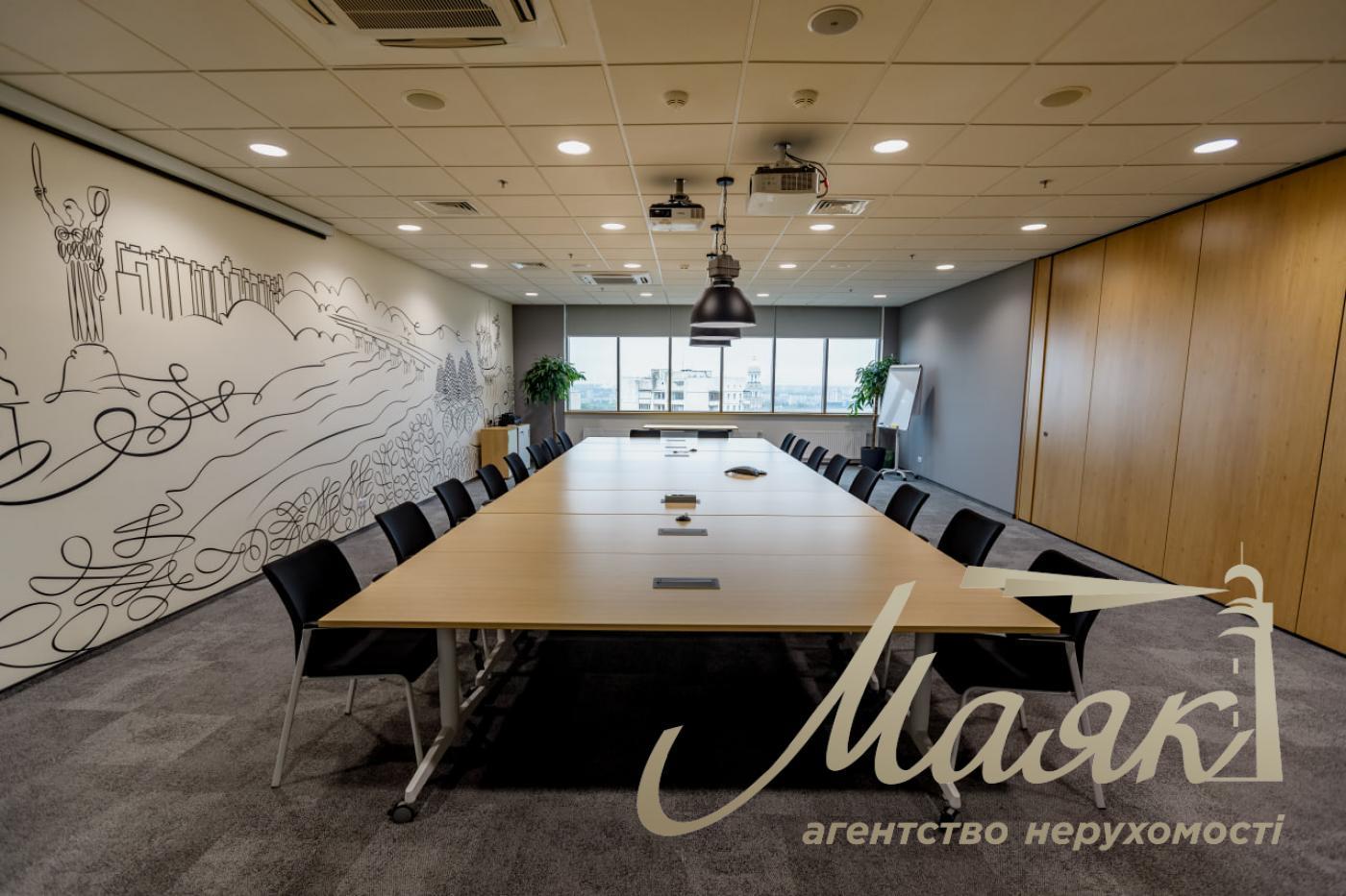 Rent 1194m2 in the Senator Business Center, Pechersky district.
