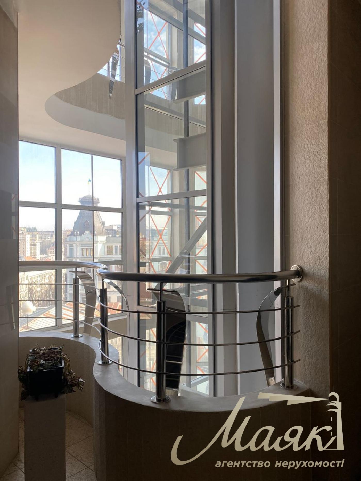 Оренда офісу 216 м2 на бульвар Тараса Шевченка, Центр