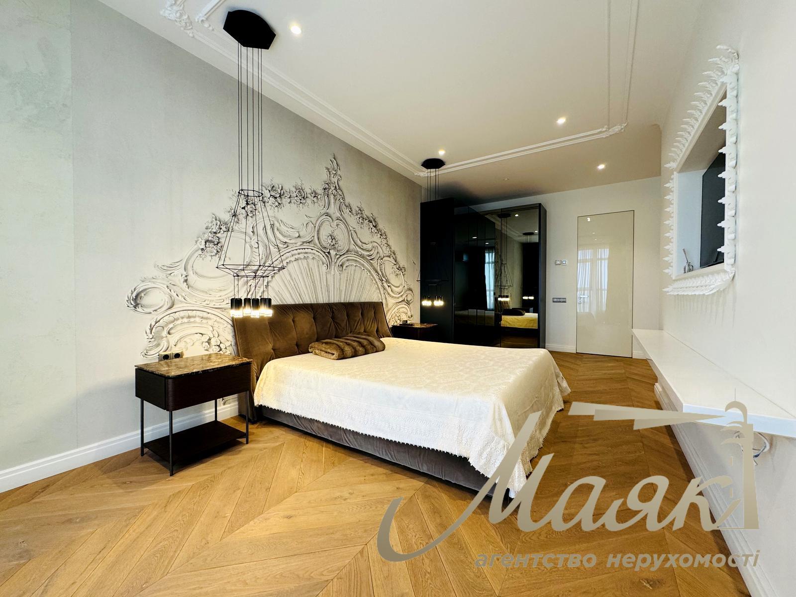 Rent 3-bedroom apartment LCD Novopecherskie Lipki, Verkhoglyada street (Dragomirov)