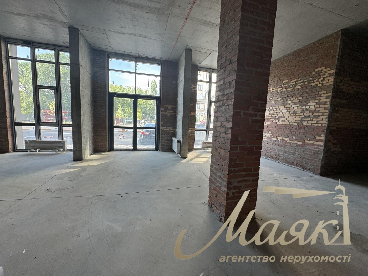 Rent of façade premises of 308 m² in the residential complex "Suchasny Kvartal", Otradny, Solomyansky district.