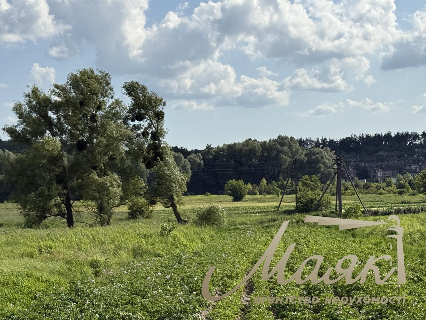 For sale / Land for ind. construction under cottage town Vita-pochtovaya / Yurovka