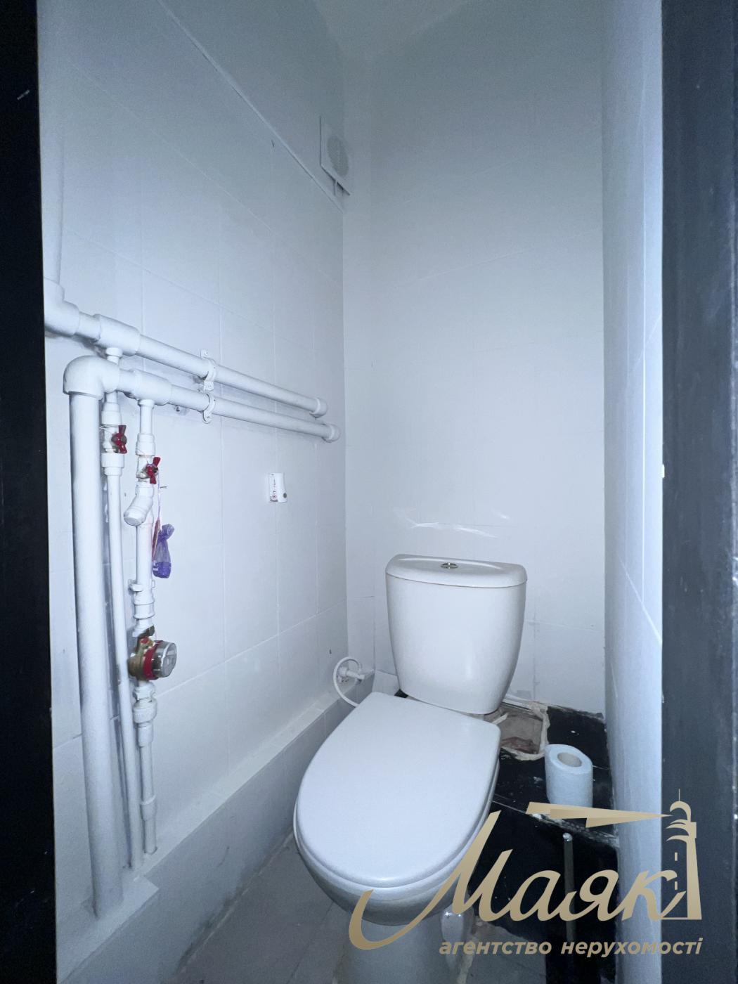 Оренда фасадного приміщення 156м2, Шота Руставелі 15.