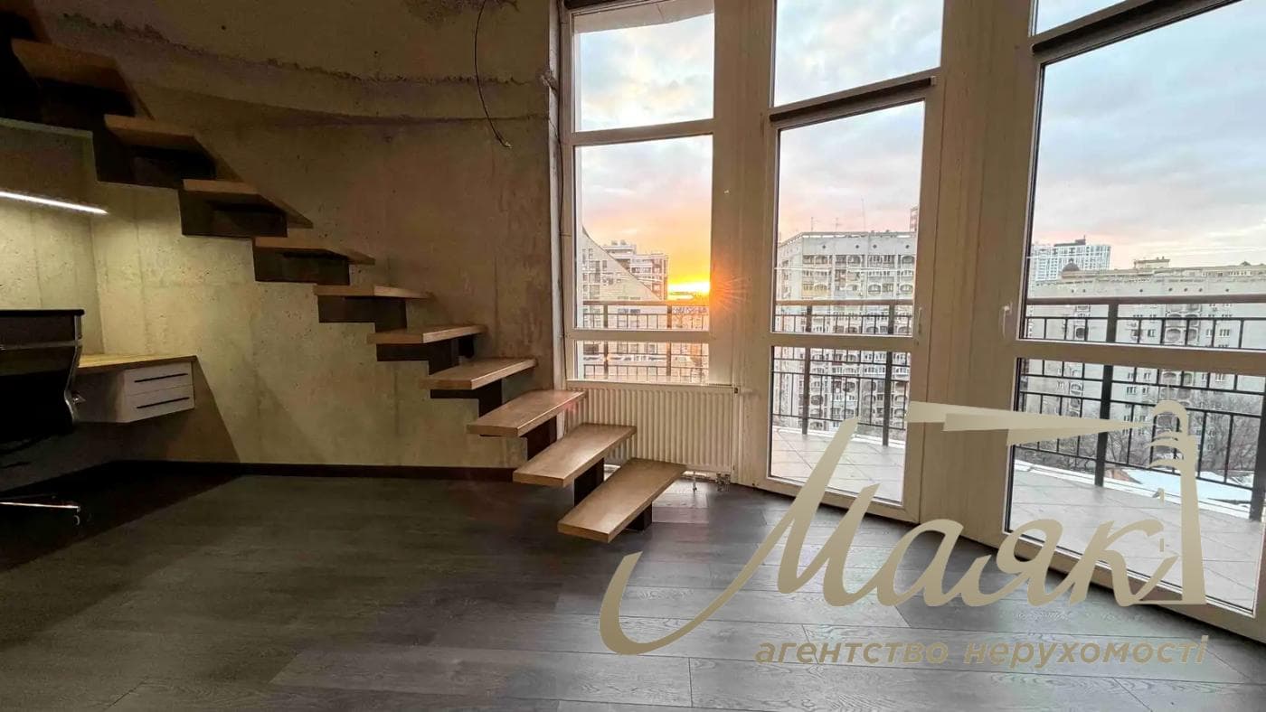 Оренда офісу площею 160 м² на вул. Дмитрівська, 60