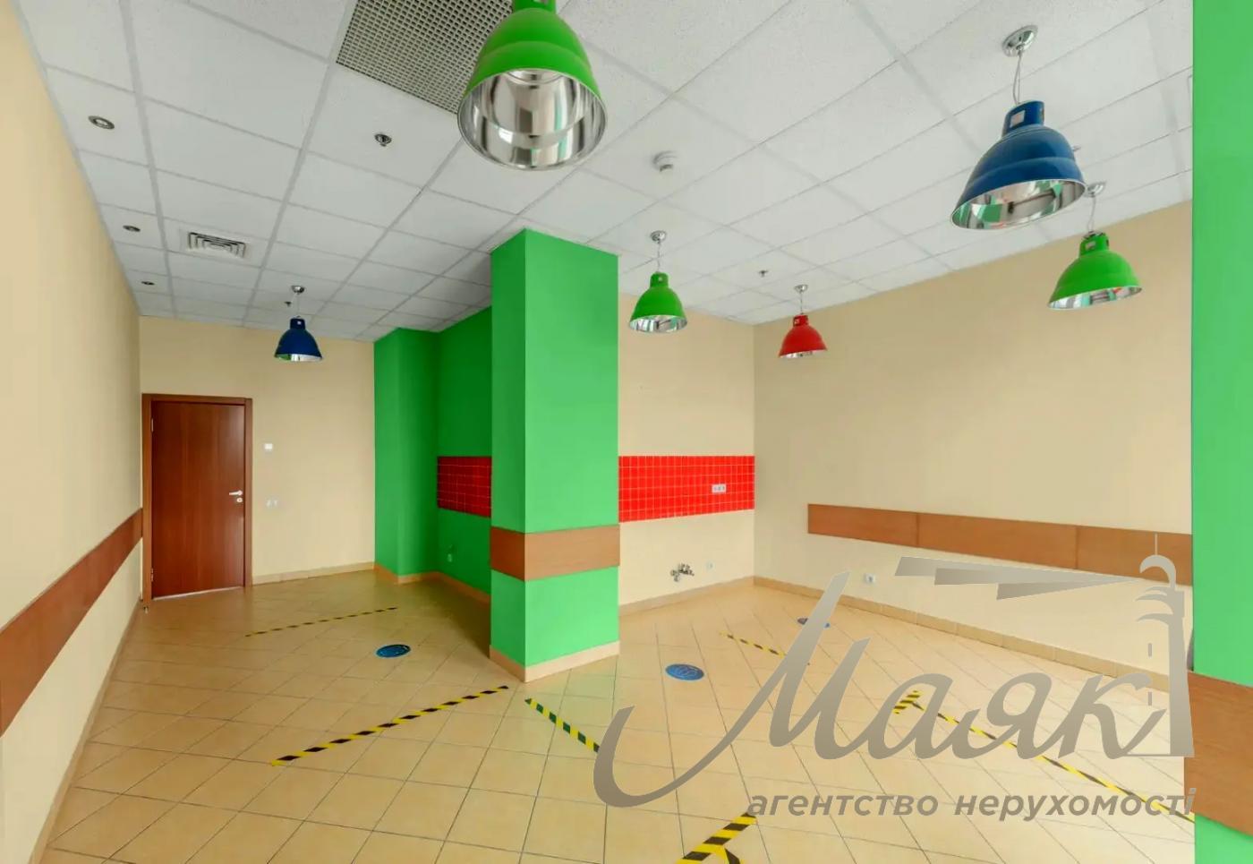 Оренда офісу 470м2 у БЦ вул.Амосова 12, Солом'янський район.