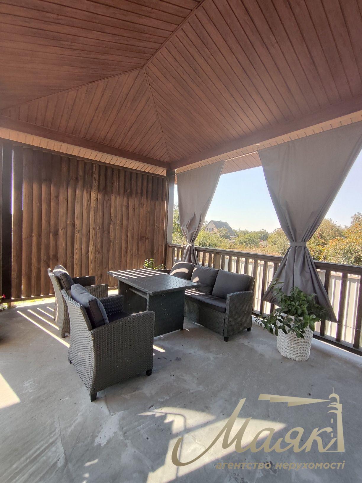 Продажа двухэтажного дома с ремонтом 209м2 в с. Ходосовка