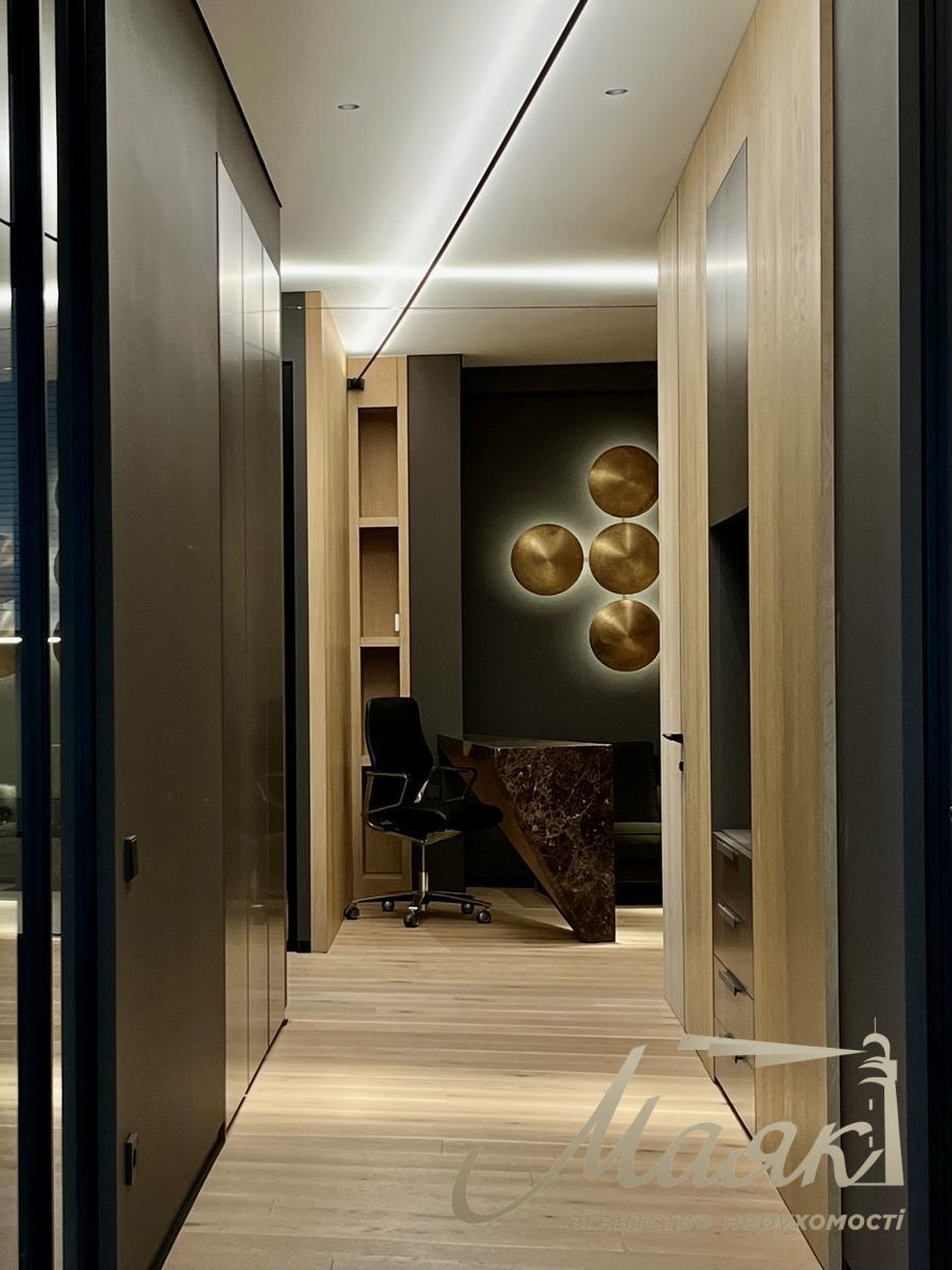 Продаж офісу преміум-класу 162 м² у БЦ Carnegie Tower, Київ