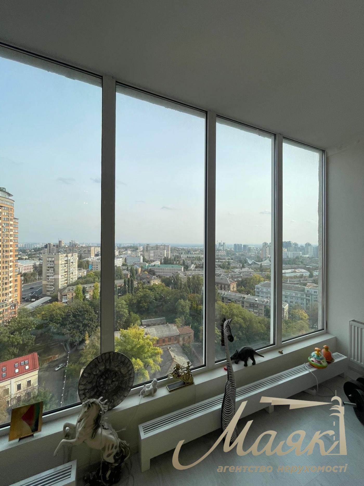 Rent of 4-room apartment in residential complex Panorama on Pechersk, Shchorsa st. 44A