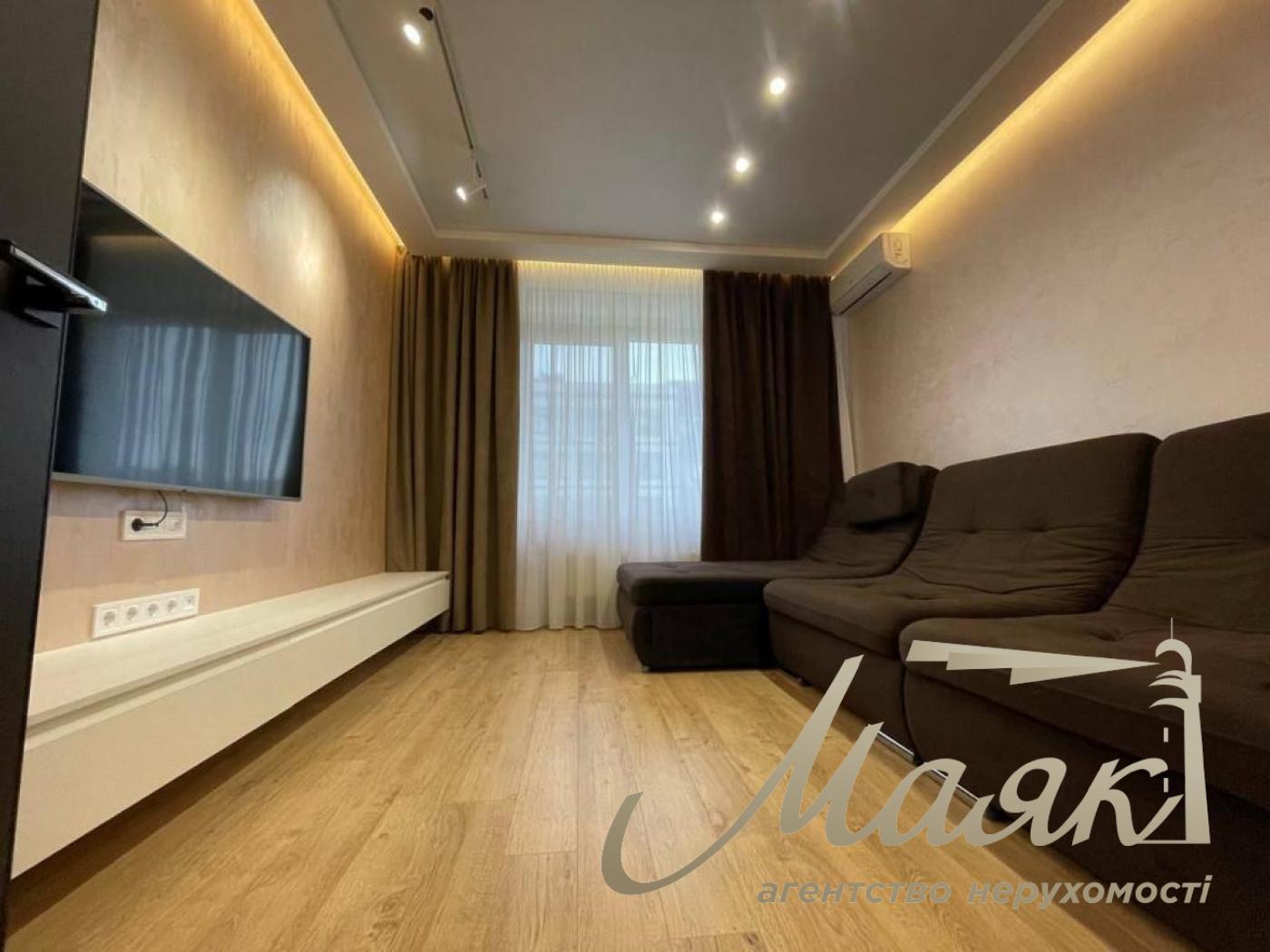 Sale of 2-room apartment 60m2 in residential complex Parkland, Yunosheskaya st. 17, Goloseevsky district, Kyiv.