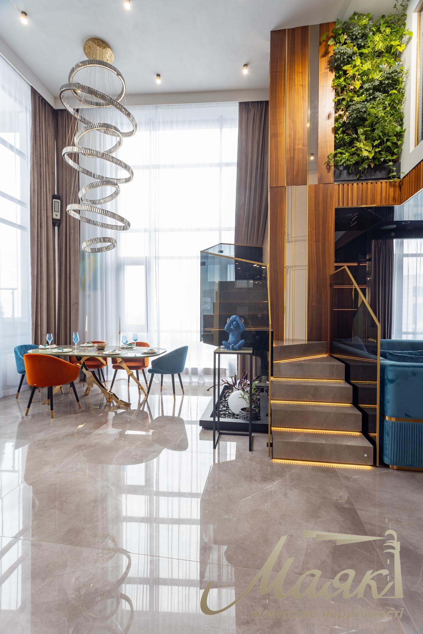 Продаж пентхауса 195 м² з терасою та дизайнерським ремонтом у ЖК Park Avenue VIP, Київ