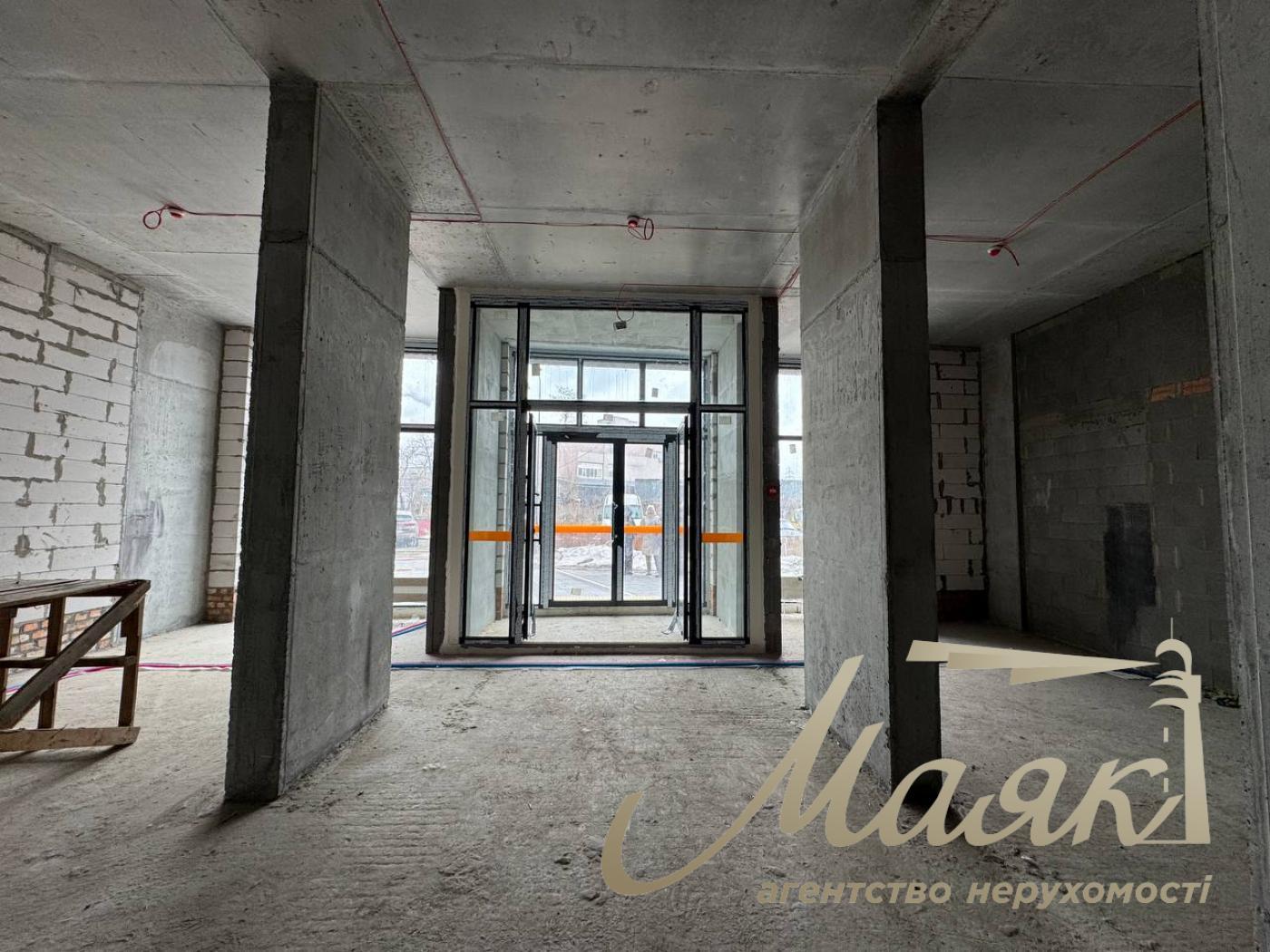 Commercial rent, facade, 79m2, LCD Sweetlopark.