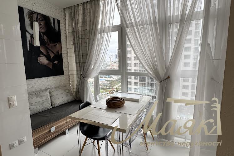 Продажа 2к квартиры 85м2 в ЖК Новопечерские липки, Андрея Верхогляда ул. (Михайла Драгомирова), 20, Печерский район, центр.