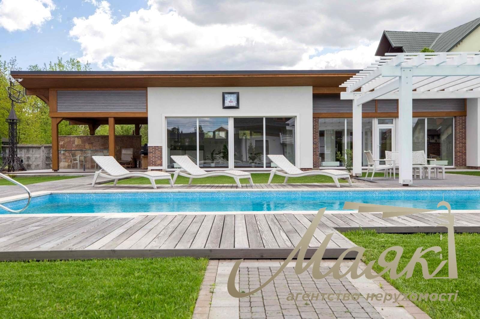 Продаж преміального домоволодіння в Лісниках, 770 м², 30 соток, Обухівський напрямок, Києво Святошинський район вул. Виноградна