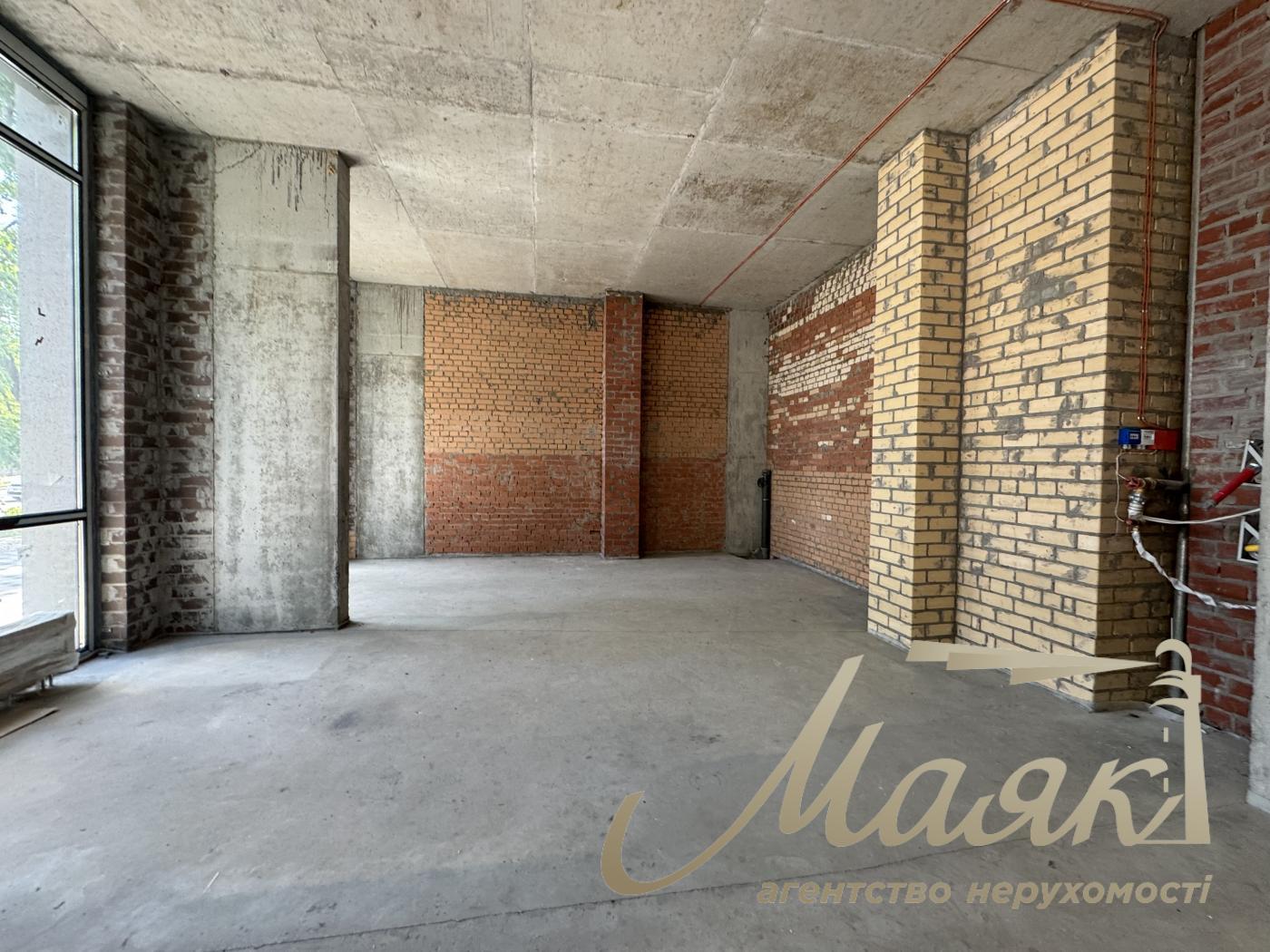 Rent of façade premises of 388 m² in the residential complex "Suchasny Kvartal", Otradny, Solomyansky district.