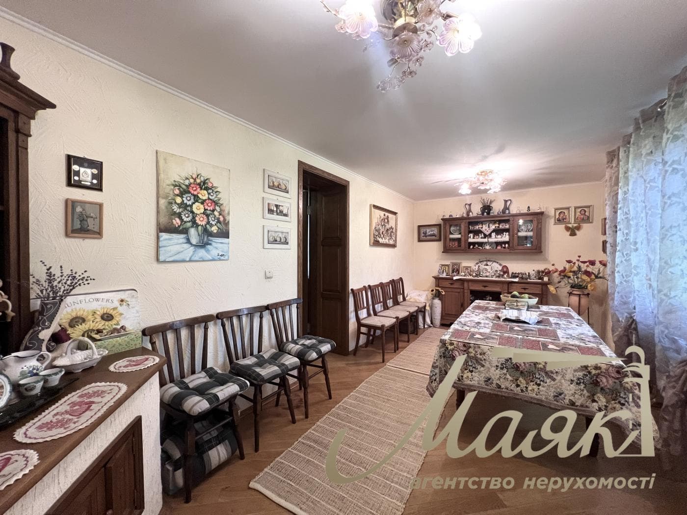 Продаж 3-х поверхового будинку 380м2, Крушинка