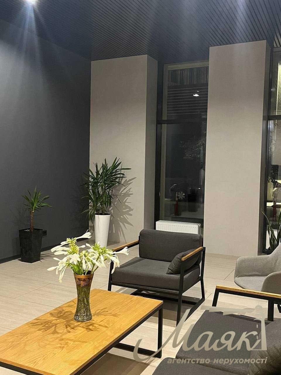 Продаж ЖК Славутич 40м2 з ремонтом