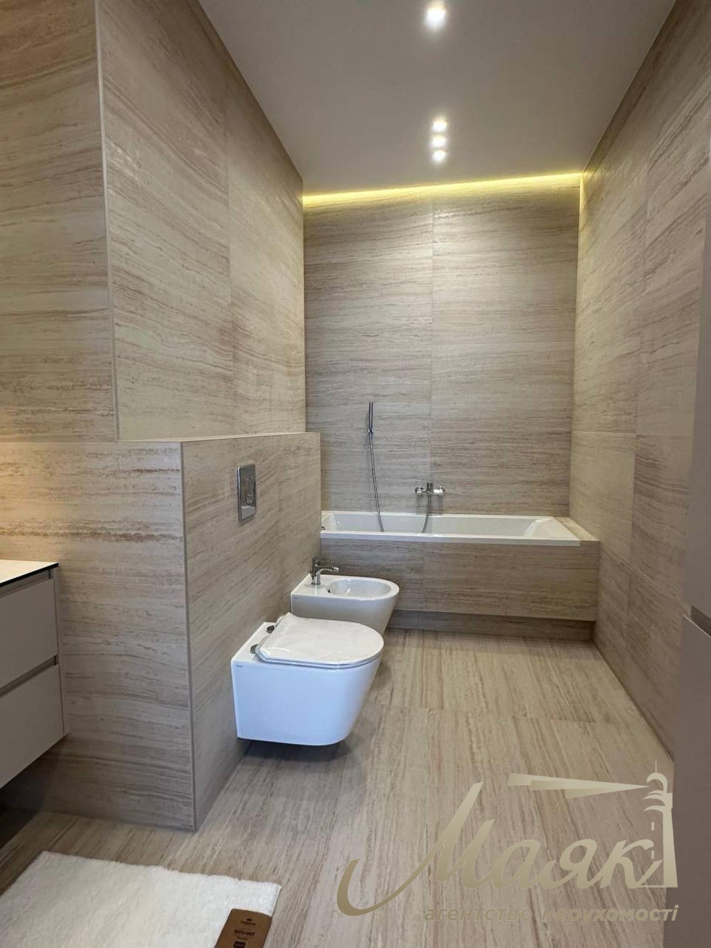 Продаж квартири 120 м2 у преміум ЖК Бульвар фонтанів