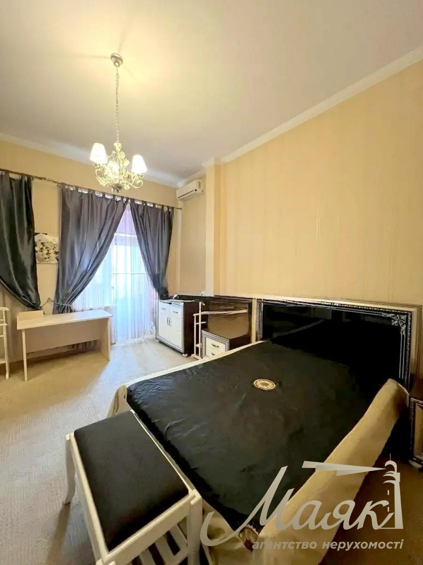 Оренда 2-кімнатної квартири на вул. Саксагана, 9, Центр.