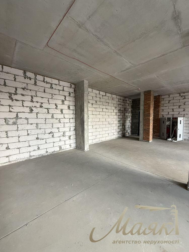 Продаж комерційного приміщення (90 м²) у ЖК «Варшавський 2», вул. Генерала Грекова, 4