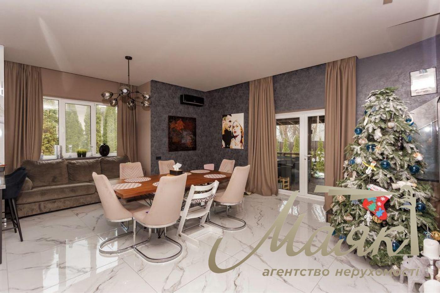 Продаж 2-поверхового будинку 210м2 с.Підгірці, Романків