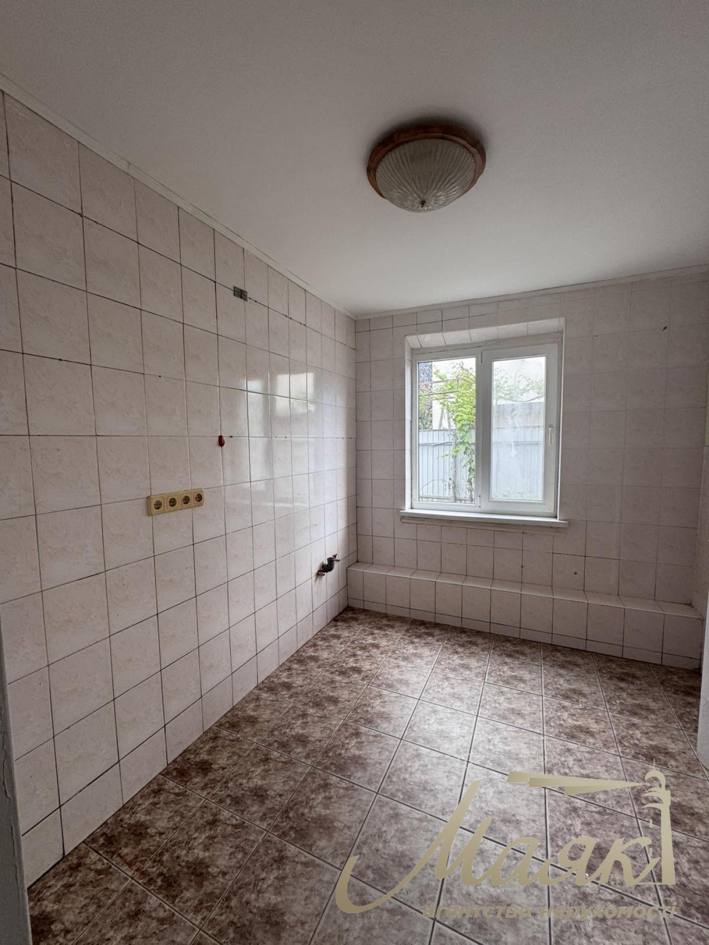 Продаж 2х-поверхового будинку з виходом до води 120м2 9 сотко землі Голосіївський район, Чапаєвка/Віта Литовська з виходом до води