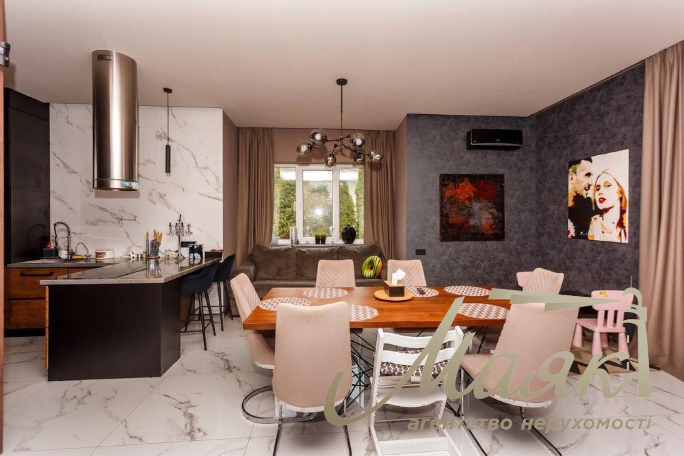 Продаж 2-поверхового будинку 210м2 с.Підгірці, Романків