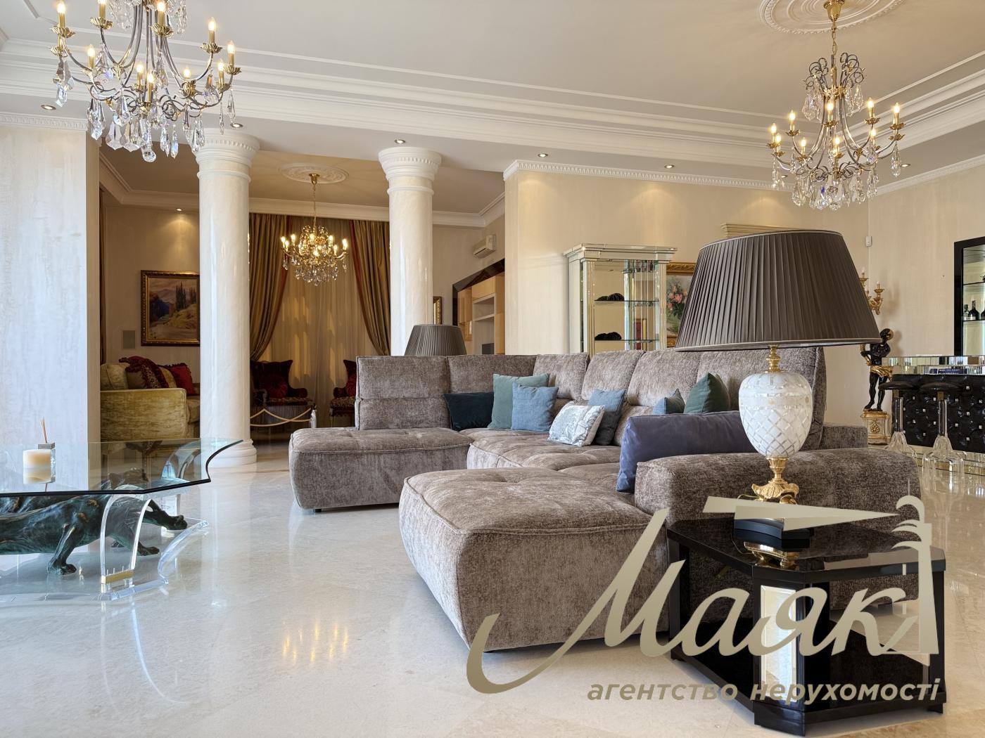 Аренда видовой 3к квартиры 245 кв. м на ул. Паторжинского 14, Центр, Шевченковский район