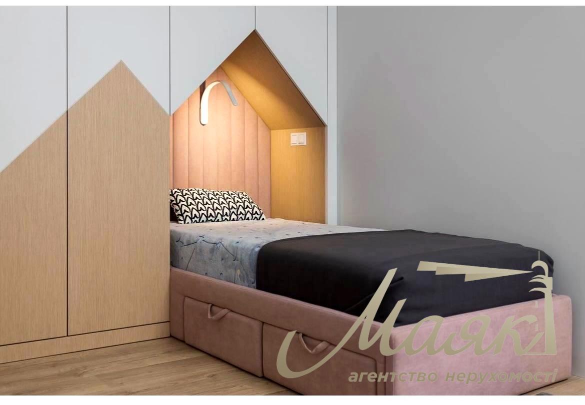 For sale 3-bedroom apartment in LCD "Novopecherskie Lipki", Verkhoglyada street (Dragomirov)